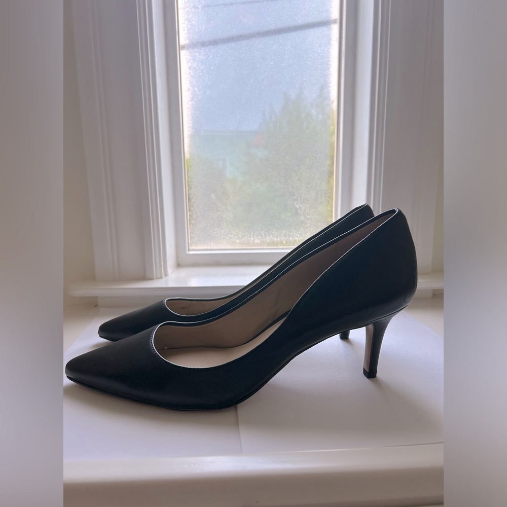Ann Taylor Black Pumps Size 9.5